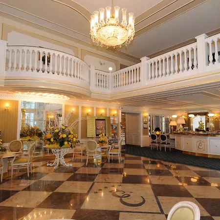 Отель Esplanade And Golf 5*