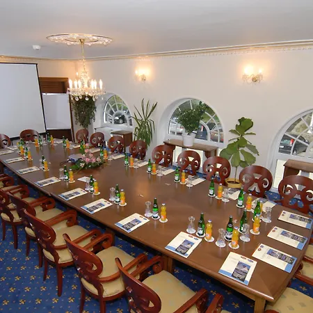 Отель Esplanade And Golf Марианске-Лазне