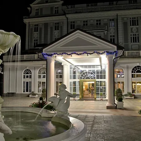 Esplanade And Golf Mariánské Lázně